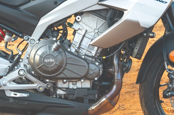 KTM 390 Duke vs Aprilia Tuono 457 comparison review